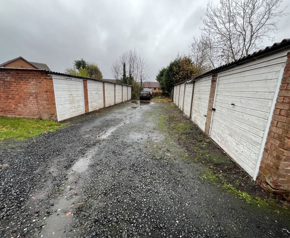 Property photo 1 of 2