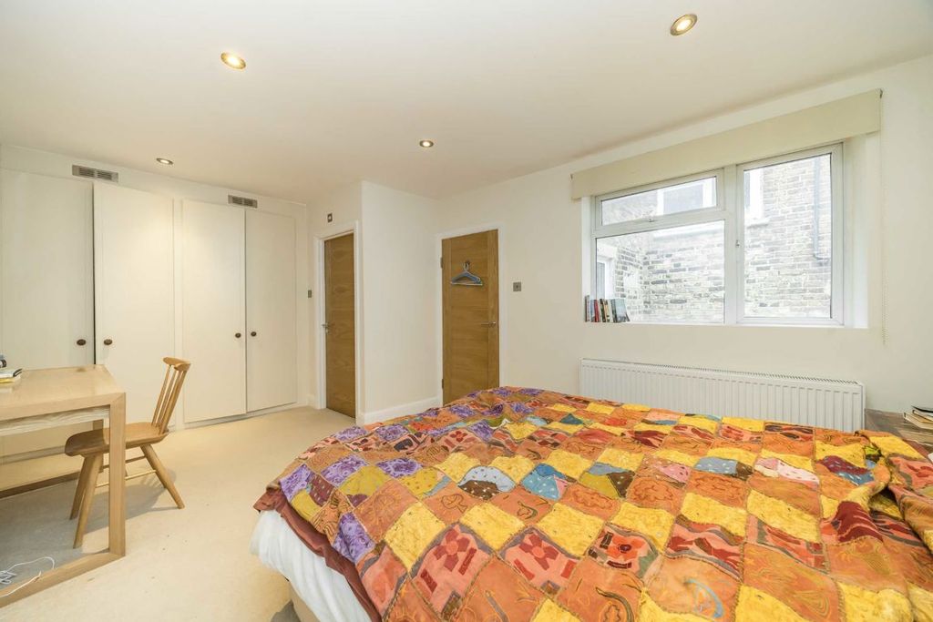 Property photo 2 of 4