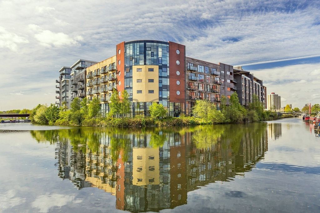 Property photo 1 of 8 (Main)