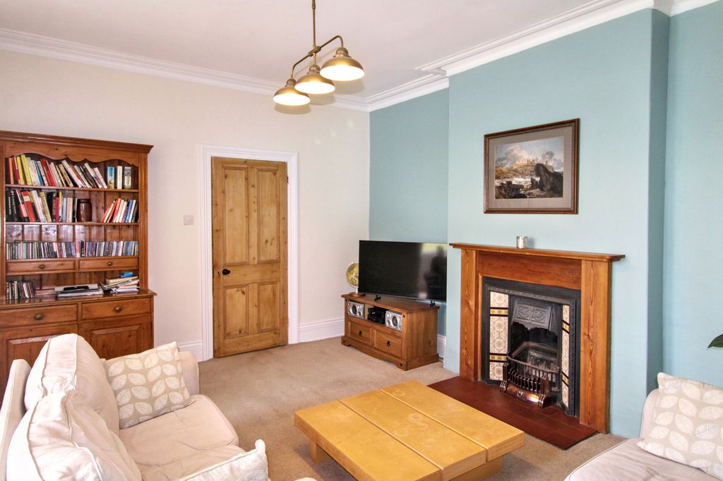 Property photo 3 of 8