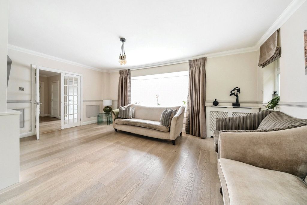 Property photo 3 of 27 Picture No. 06