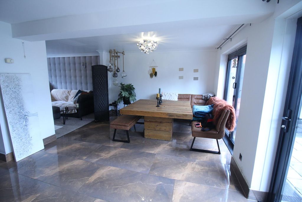 Property photo 3 of 10 Dining Room