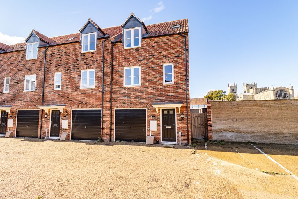 Property photo 1 of 21 5700702