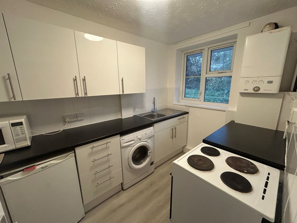 Property photo 2 of 5 Kitchen