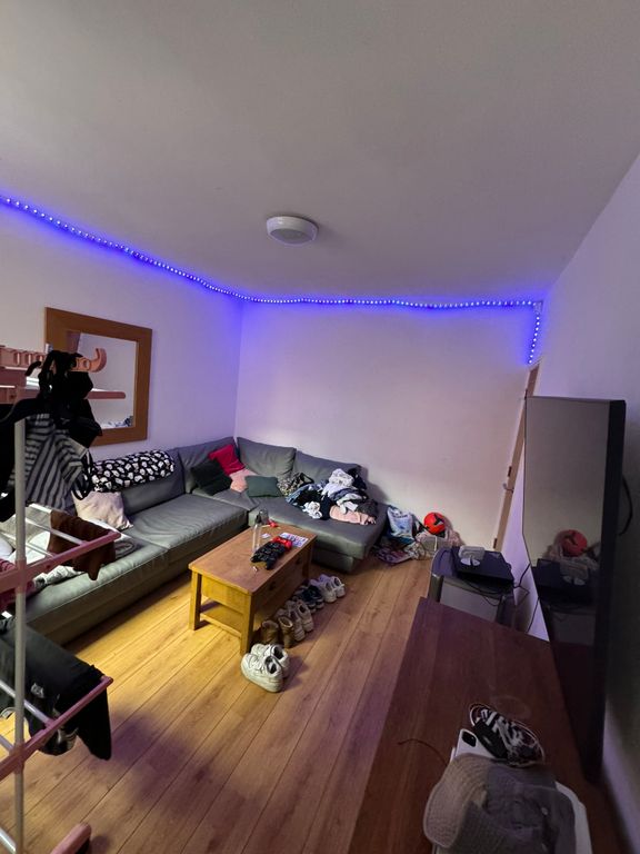 Property photo 3 of 12