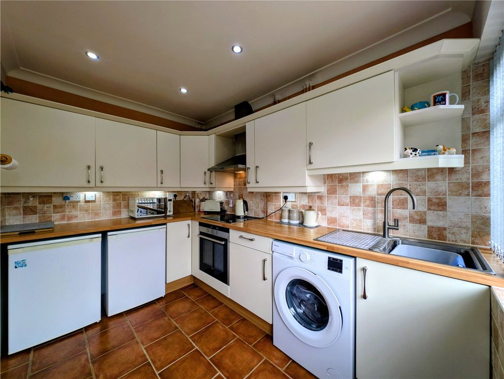 Property photo 2 of 10 Picture No. 14