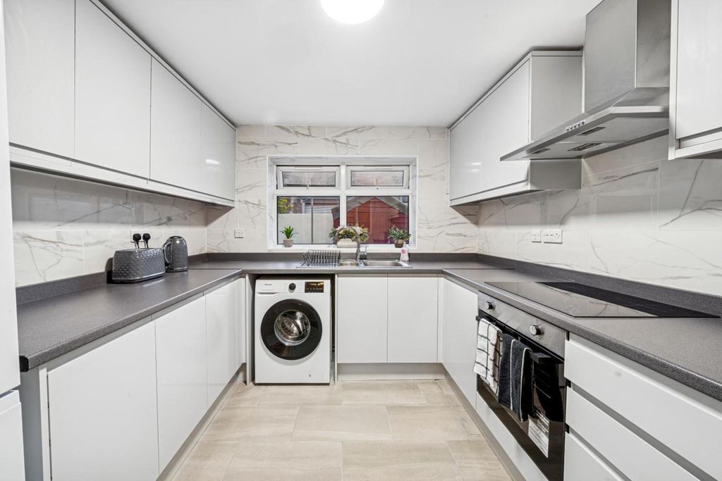 Property photo 2 of 16 745002416.Jpg
