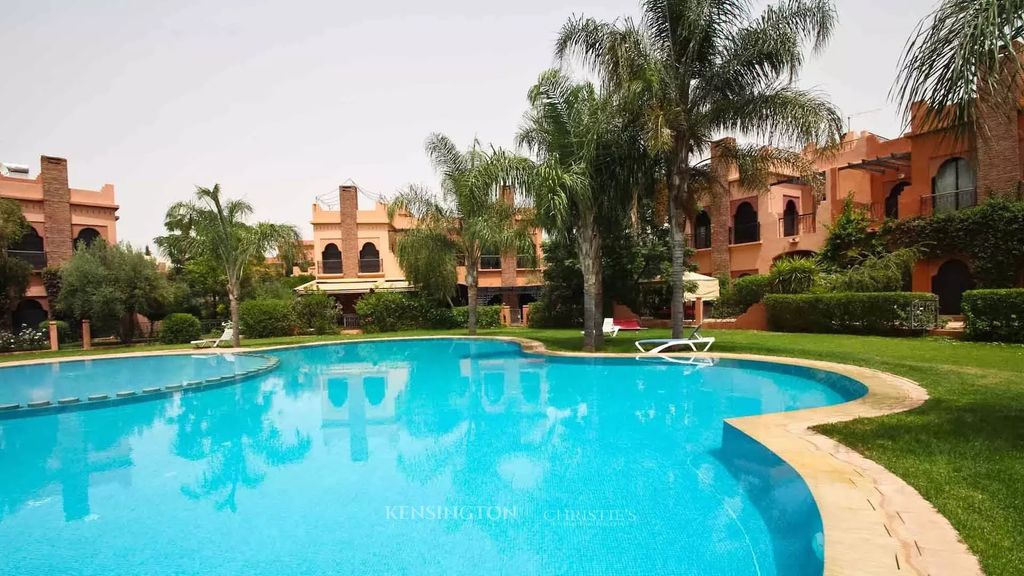 Property photo 3 of 19 Swimming Pool