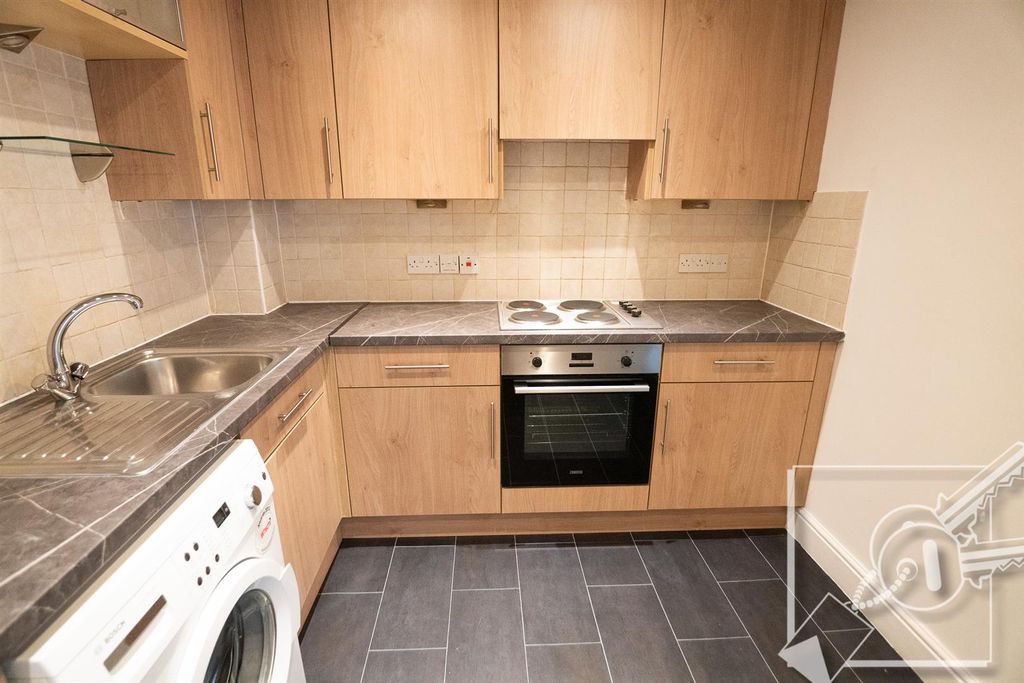 Property photo 3 of 15 Kitchen
