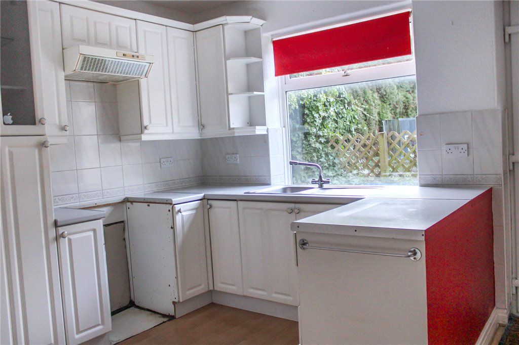 Property photo 3 of 8 Kichen