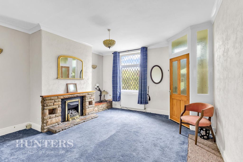 Property photo 3 of 22 Living Room