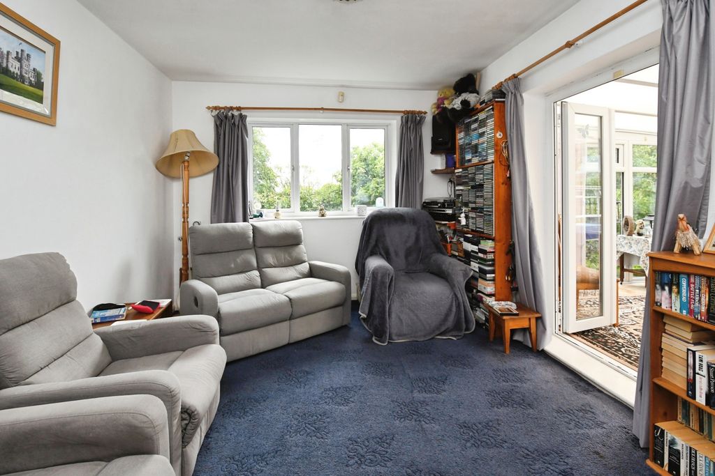 Property photo 2 of 14