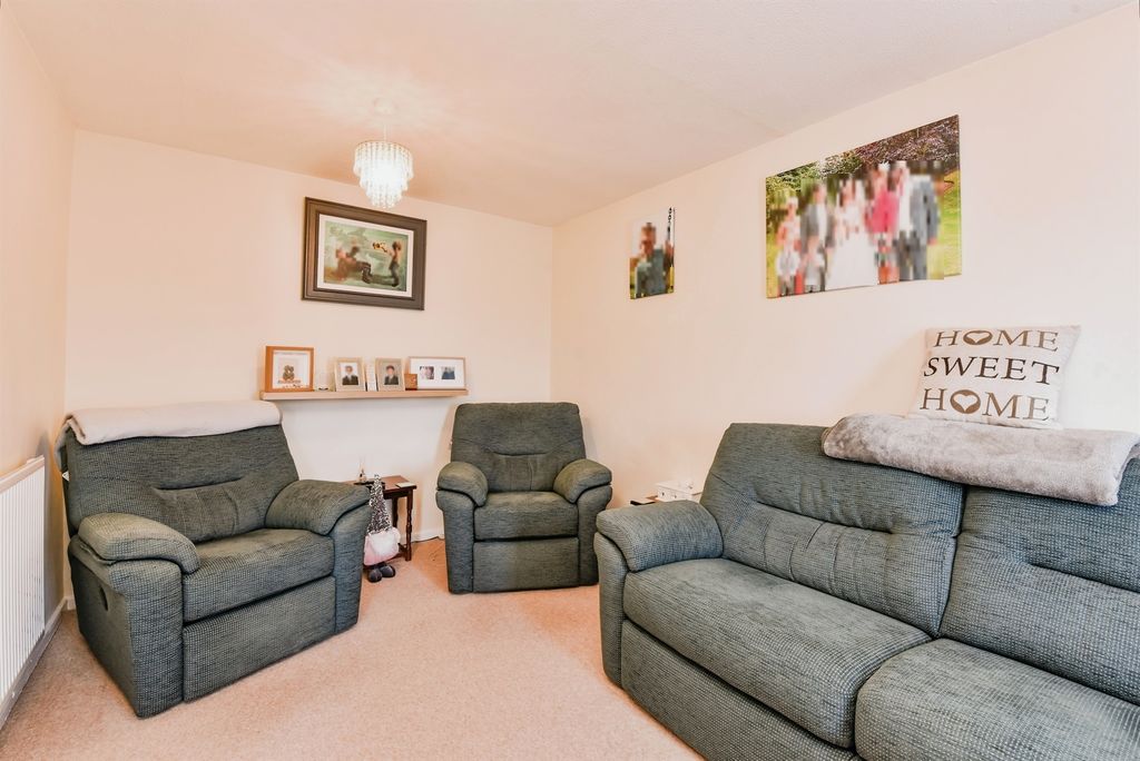 Property photo 3 of 19