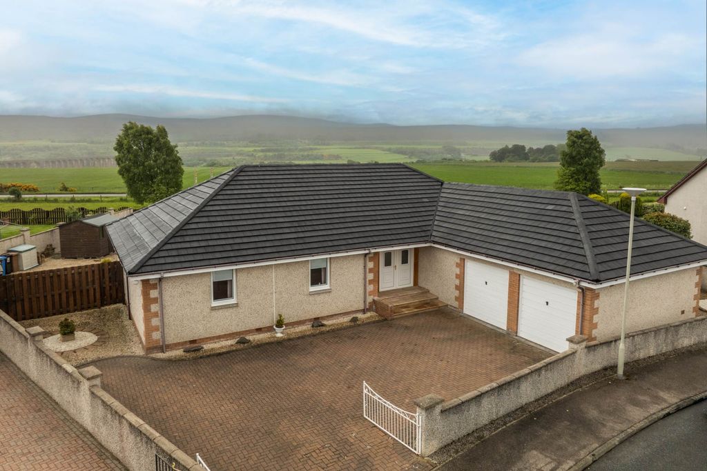 Property photo 1 of 30