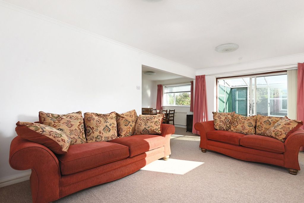 Property photo 3 of 30 Picture No. 05