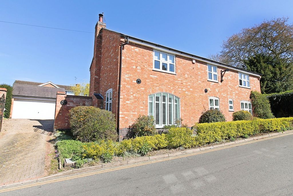 Property photo 1 of 34