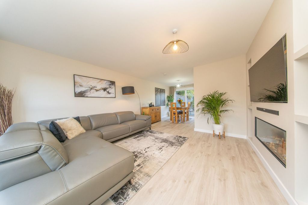 Property photo 3 of 23 Lounge Diner