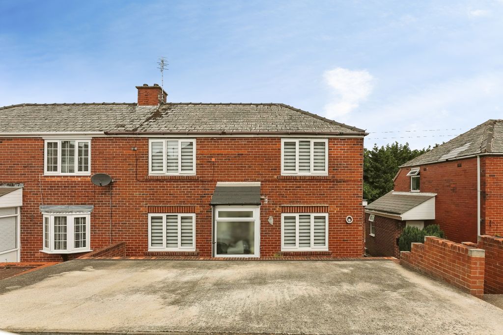 Property photo 2 of 18