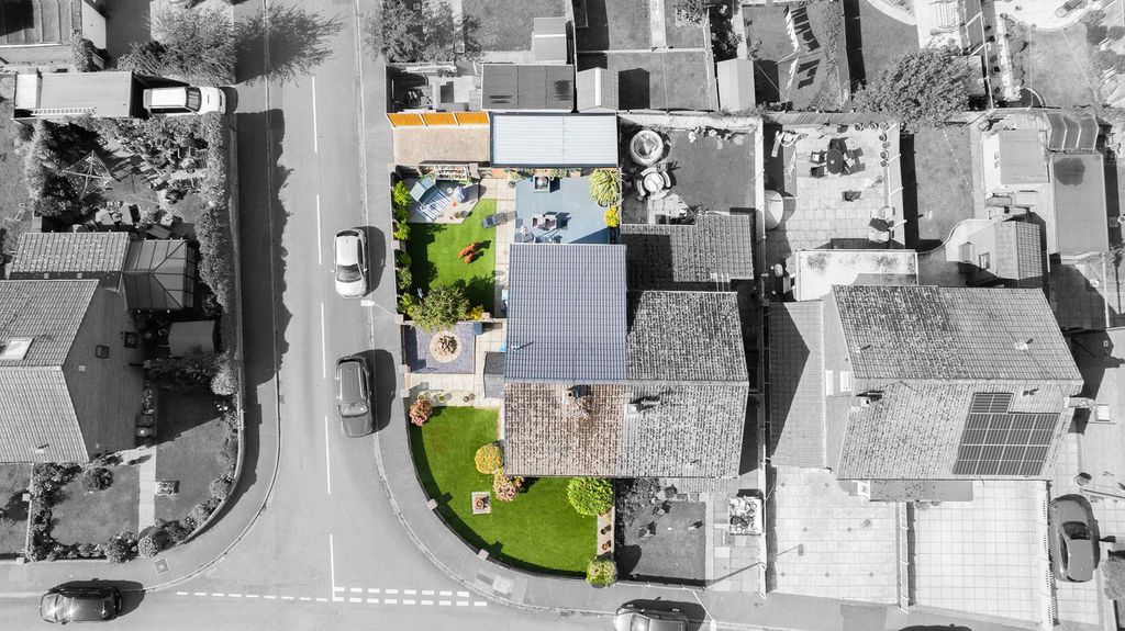 Property photo 2 of 35
