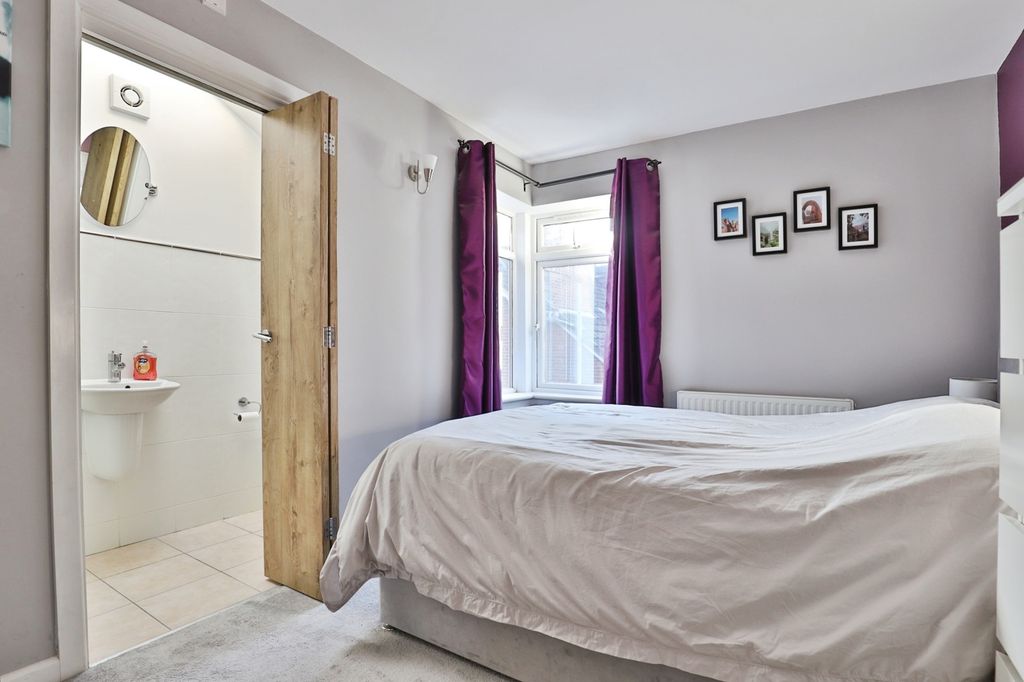 Property photo 3 of 21 Pbox-Img.Jpg