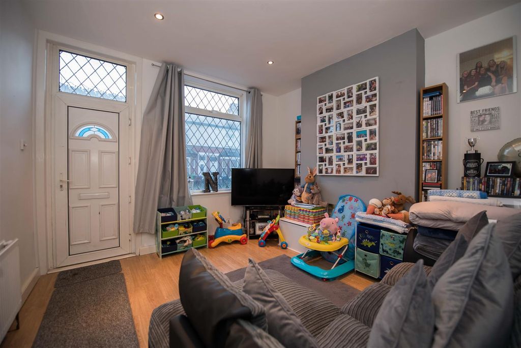 Property photo 2 of 9