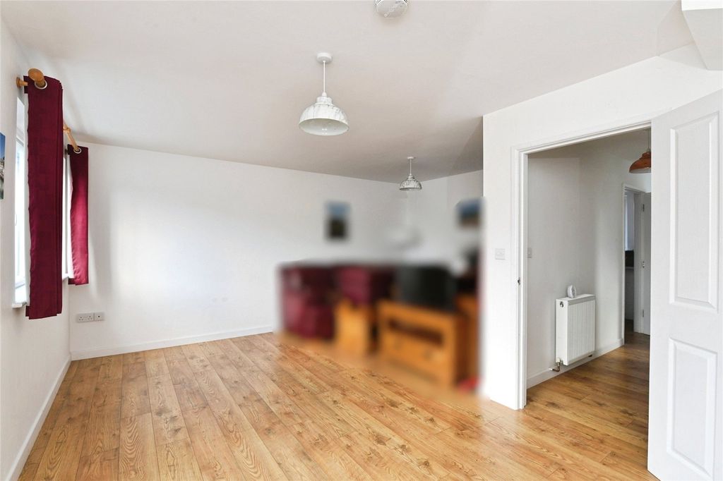 Property photo 2 of 9 Picture No. 23