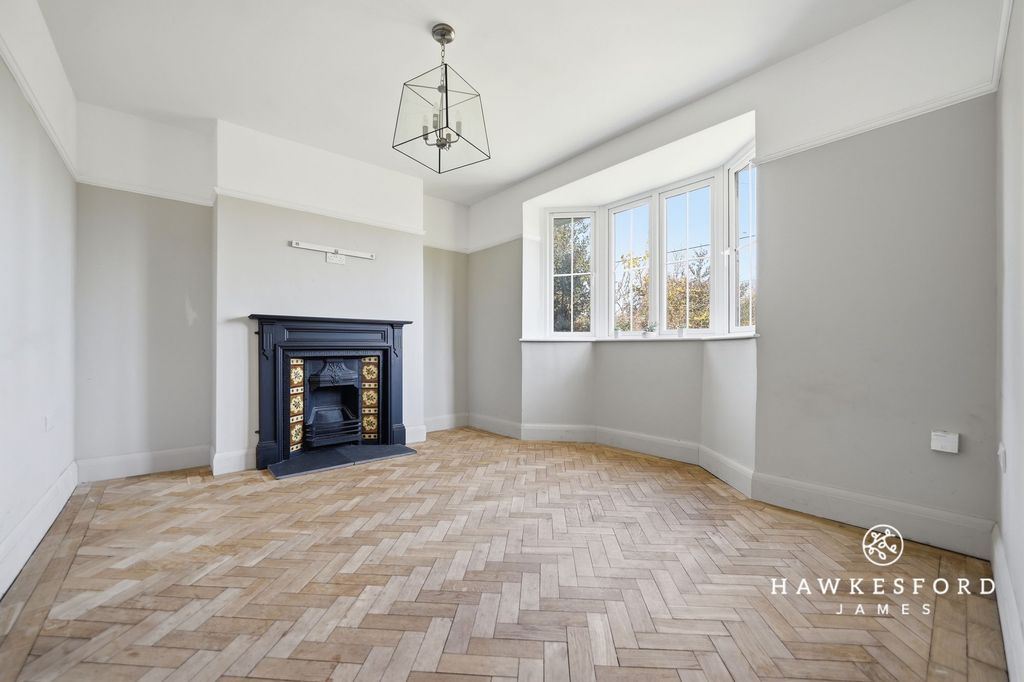 Property photo 2 of 20 Christopher Row, Lynsted - Lounge