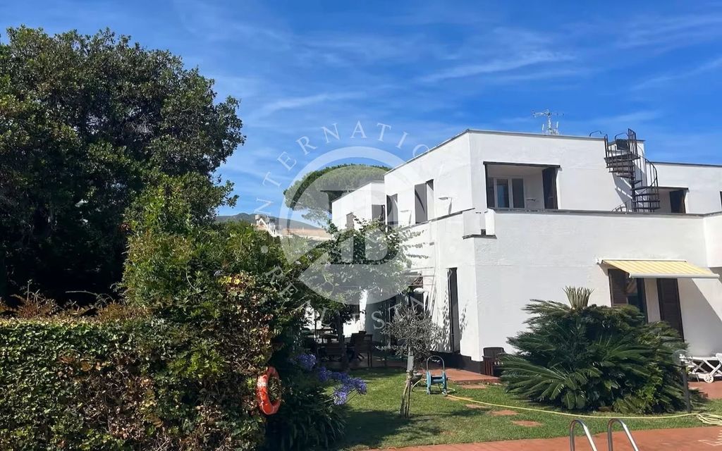 Property photo 2 of 28