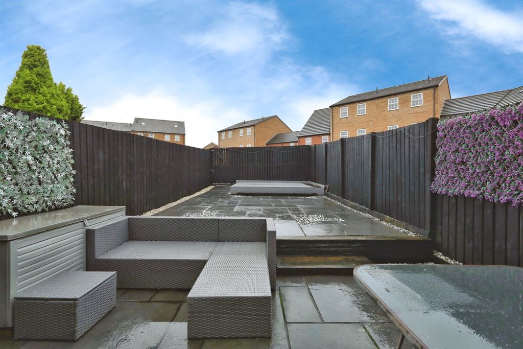 Property photo 3 of 20