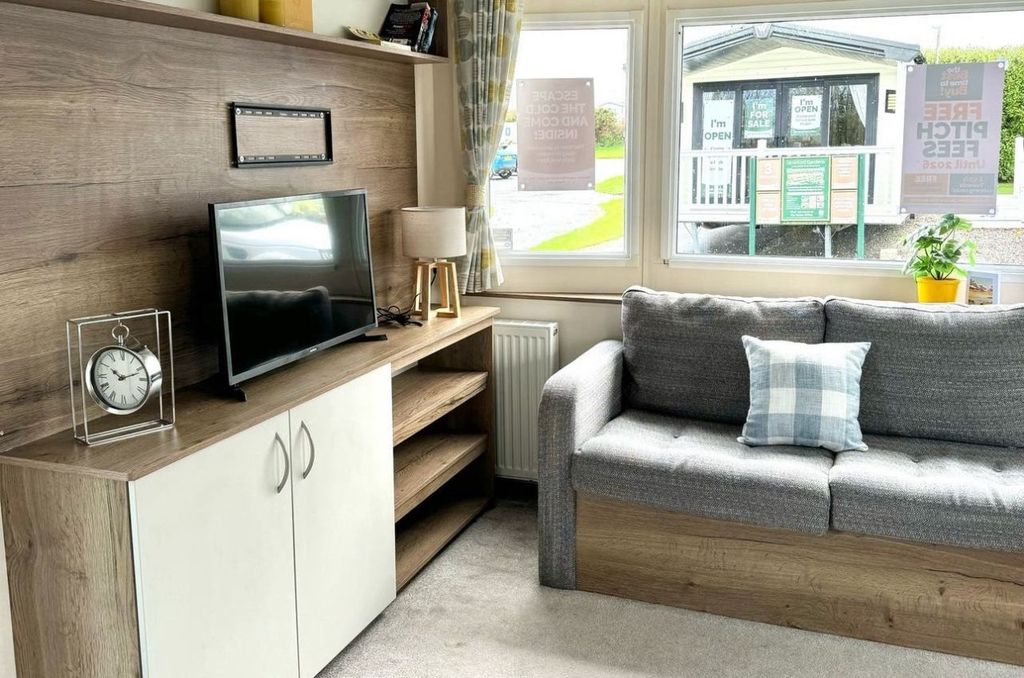 Property photo 1 of 3