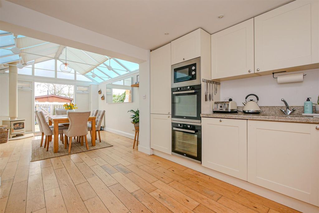 Property photo 2 of 20 Kitchen/Dining/Garden Room