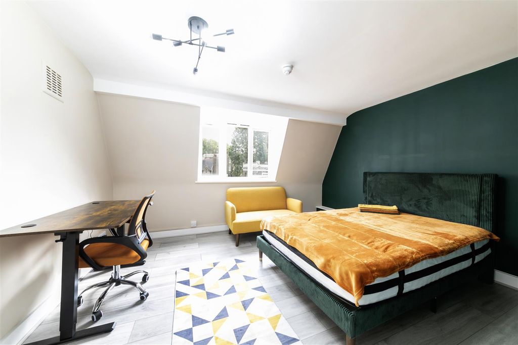 Property photo 1 of 9 F9, 56-58 Crowndale Road -1.Jpg
