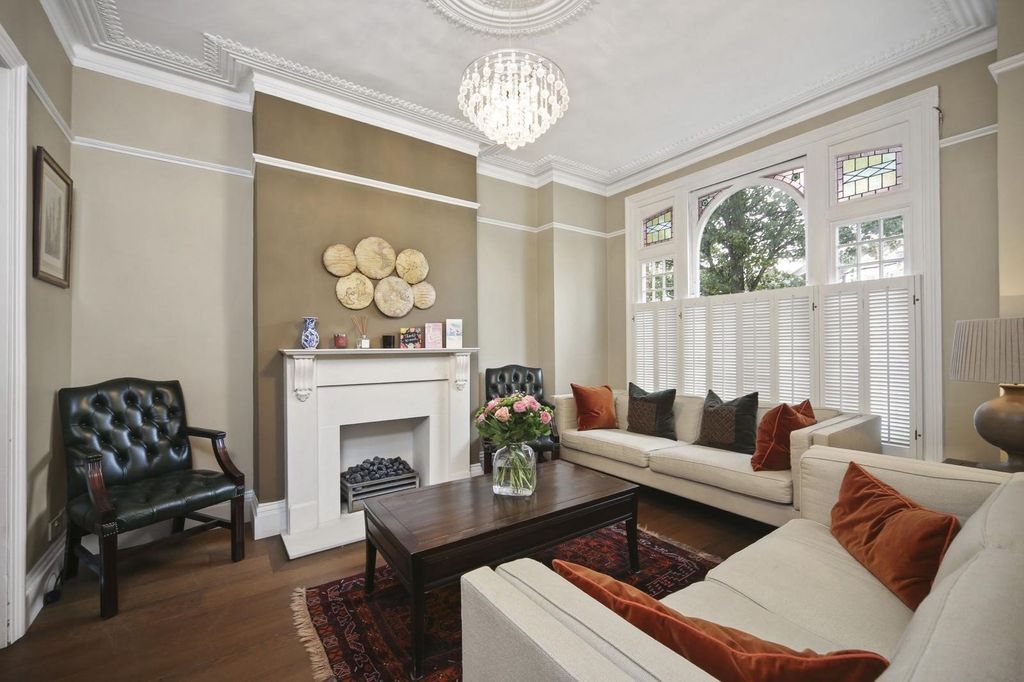 Property photo 2 of 18 2