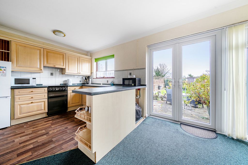 Property photo 2 of 22 Kitchen