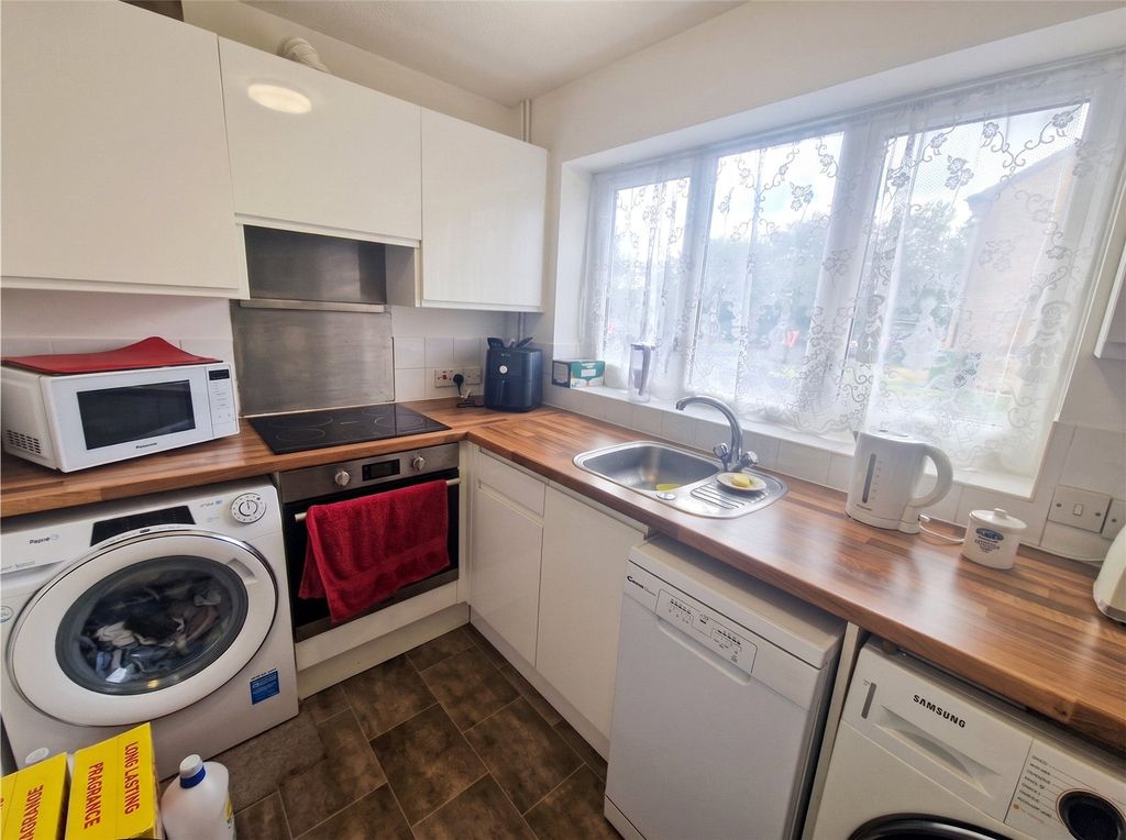Property photo 2 of 11 Picture No. 18