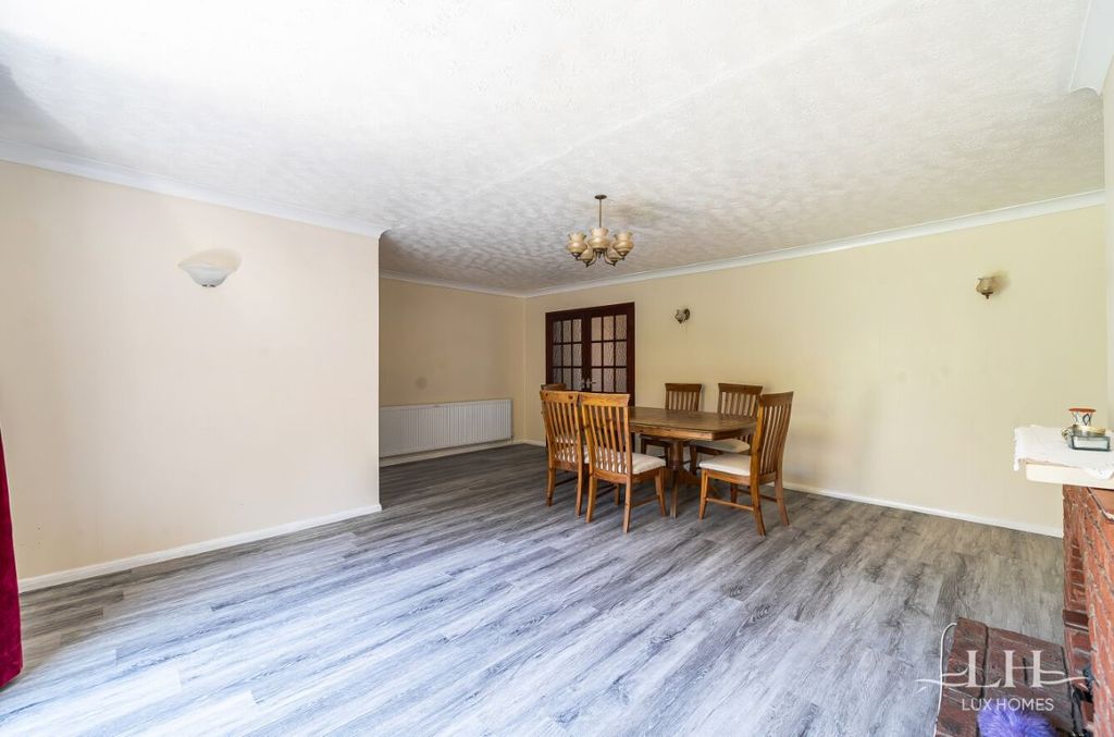 Property photo 2 of 22