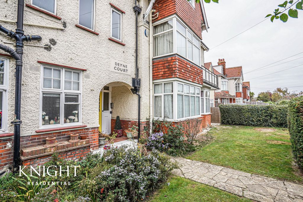 Additional image 22 of 2 bed property for saleConnaught Avenue, Frinton-On-Sea CO13