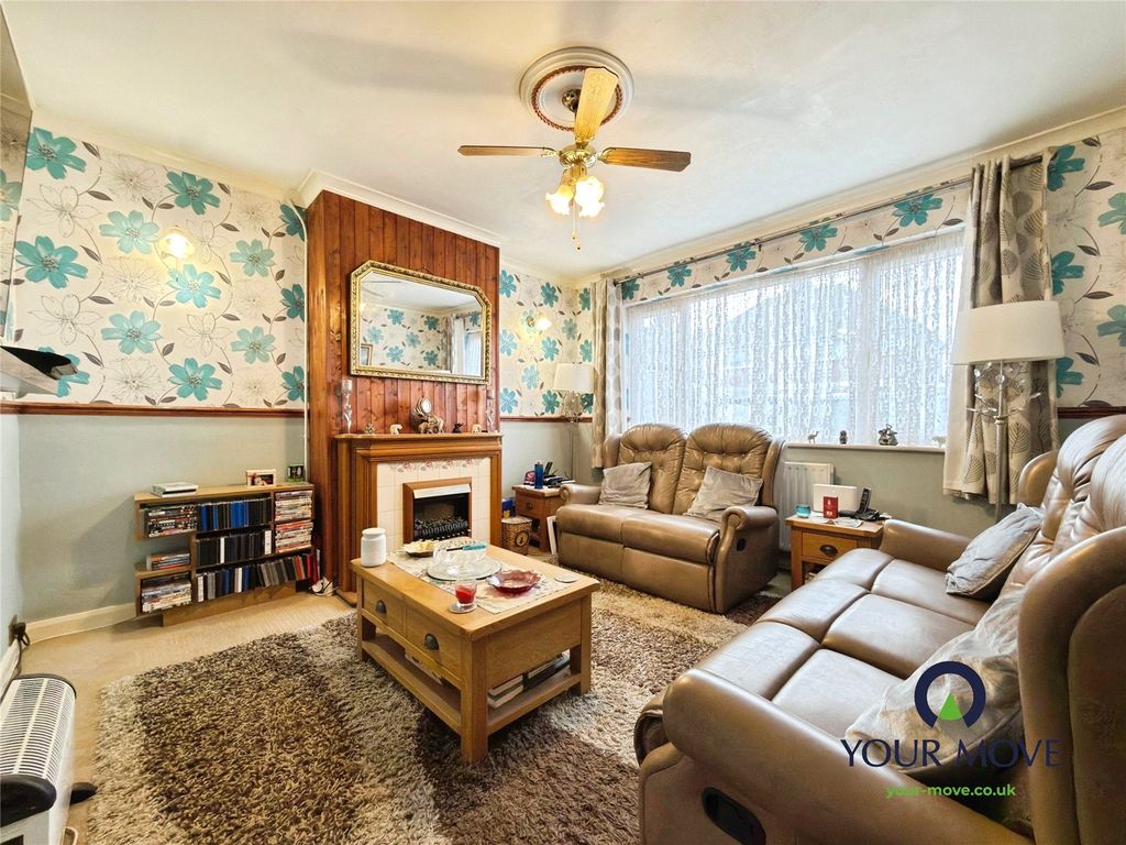 Property photo 2 of 14 Lounge