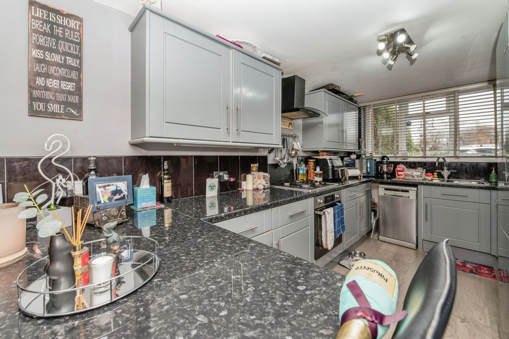 Property photo 3 of 15 Kitchen
