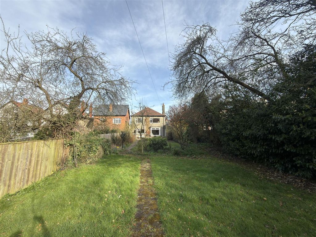 Property photo 2 of 17 Externally