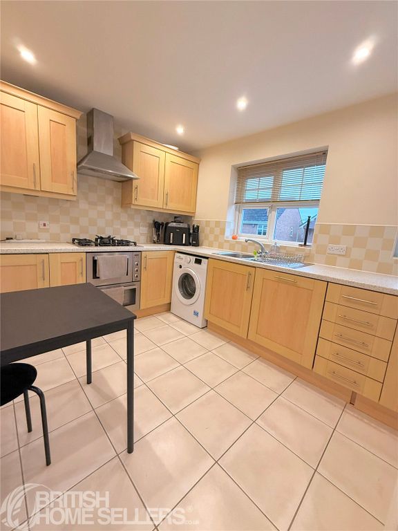 Property photo 2 of 25 Picture No. 16