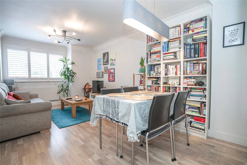 Property photo 3 of 18 Reception A