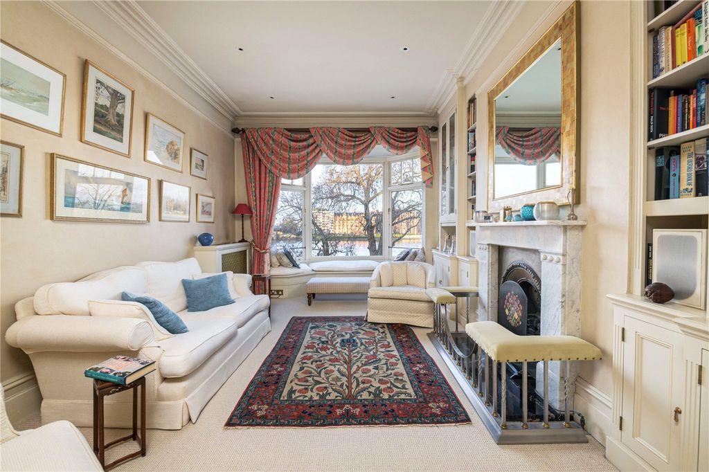 Property photo 2 of 20 Reception