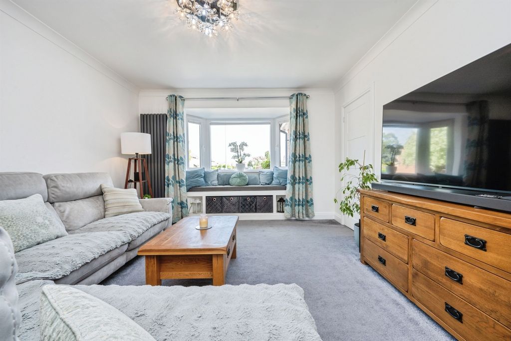 Property photo 3 of 25