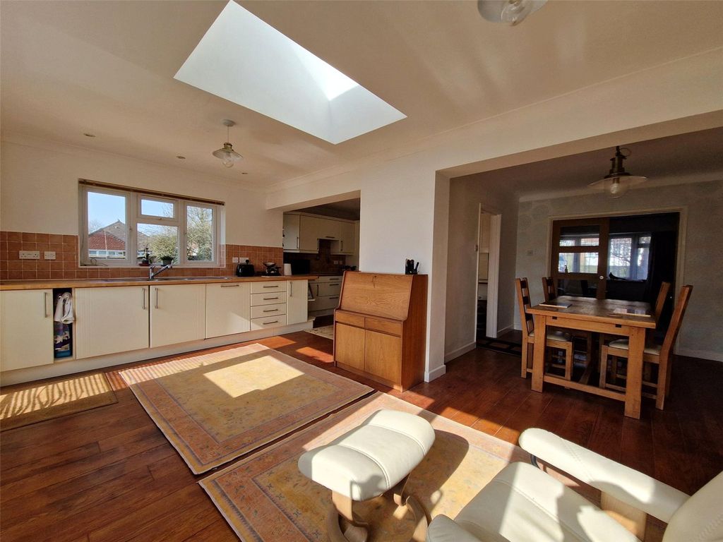 Property photo 3 of 20 Picture No. 27