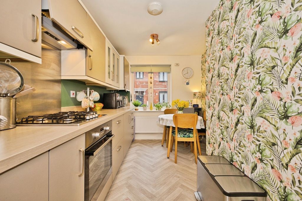 Property photo 2 of 19 Pbox-Img.Jpg