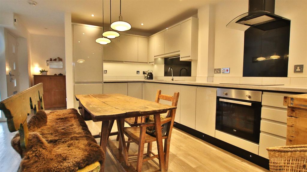 Property photo 3 of 23 Img_0105.Jpg