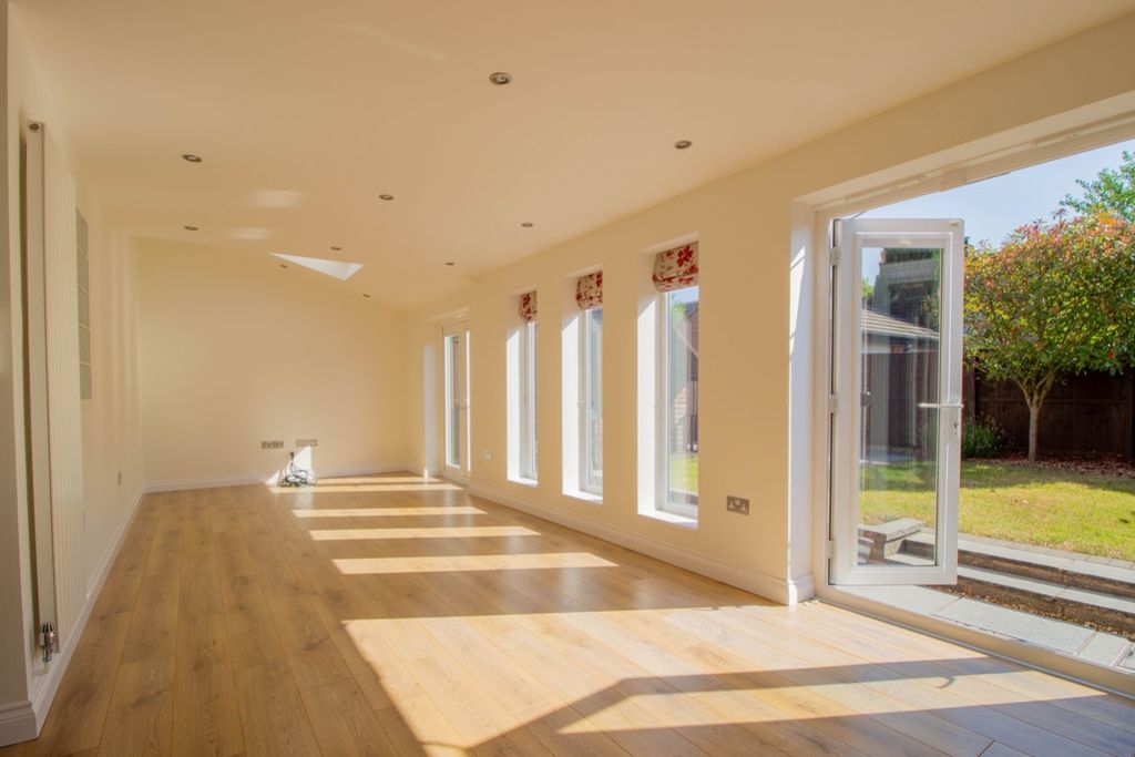 Property photo 3 of 13 Dining Room 2