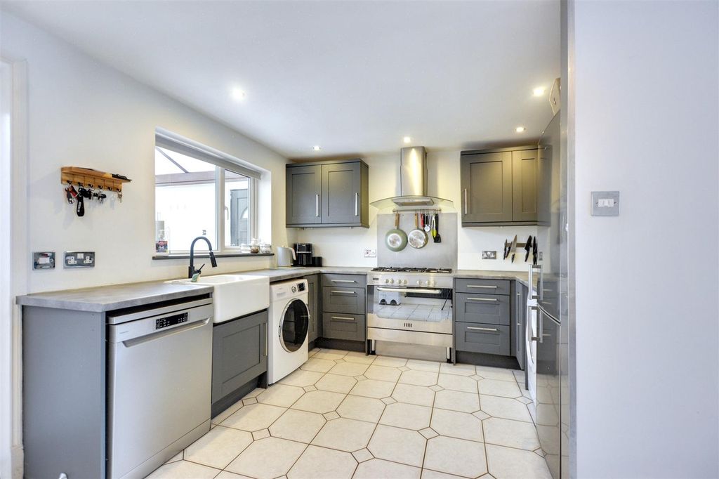 Property photo 3 of 21 Kitchen Diner