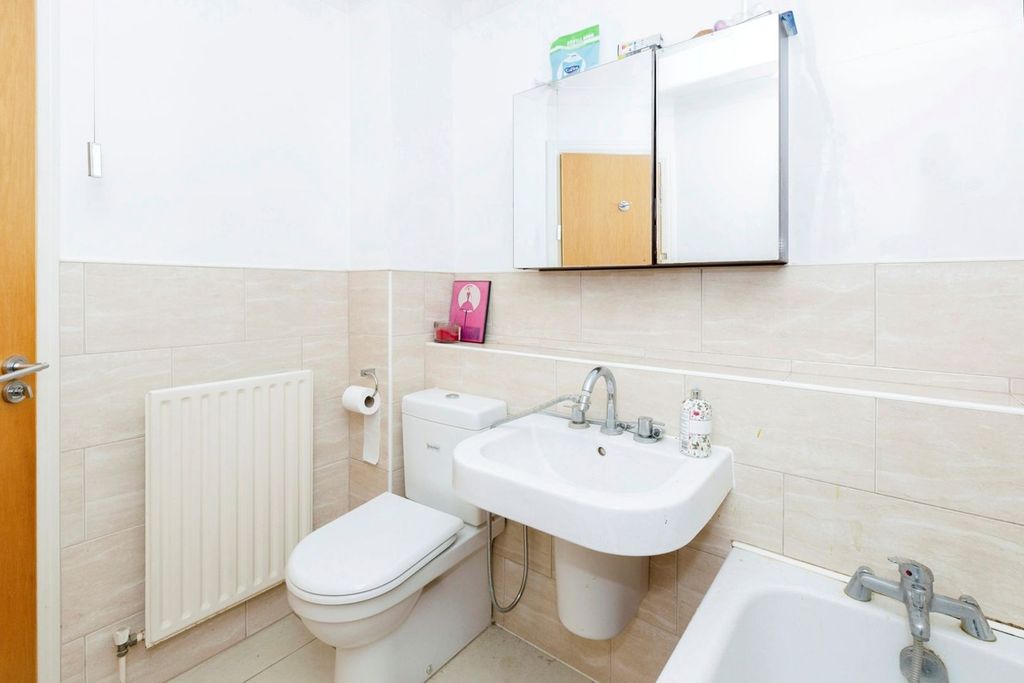 Property photo 3 of 3